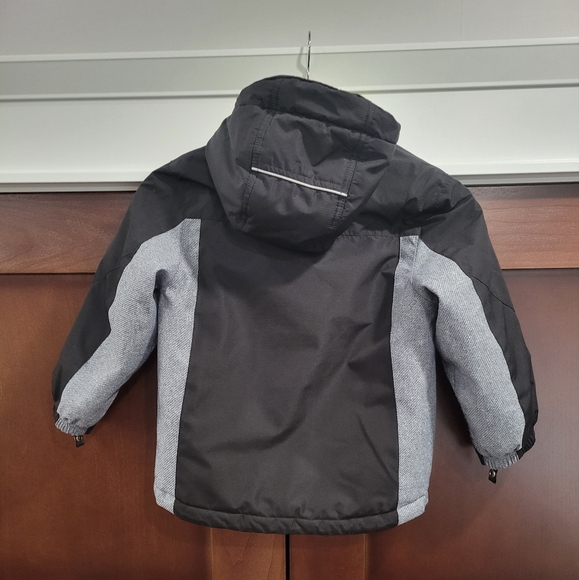 ZeroXposur Kids Gray and Neon Green Puffer Jacket - Picture 5 of 6